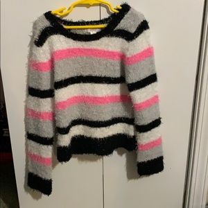 Girls sweater size med